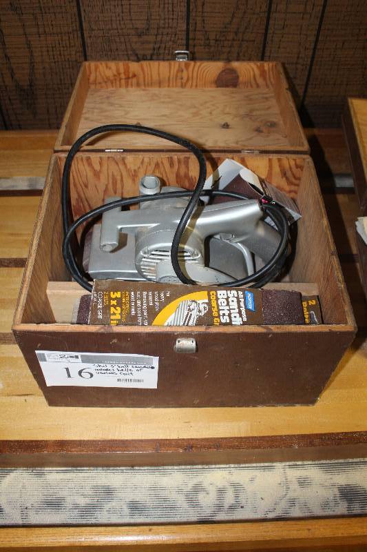 lot 16 image: Skil 3 Belt Sander in Toolbox