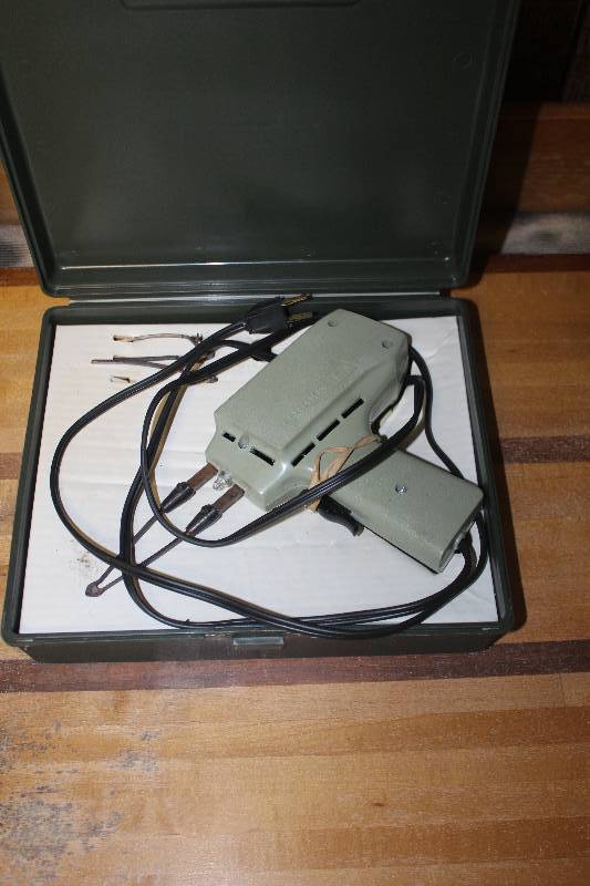 lot 20 image: Craftsman Dual Heat Electric Soldering Gun