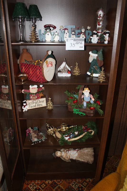 lot 35 image: Contents of Display Case