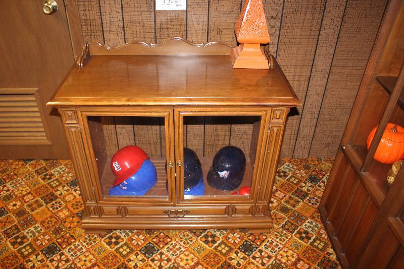 lot 32 image: Display Cabinet and Contents