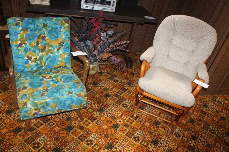 lot 31 image: Lot of (2) Rocking Chairs