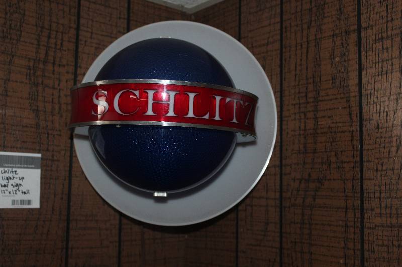 lot 93 image: Schmitz Light Up Bar Sign