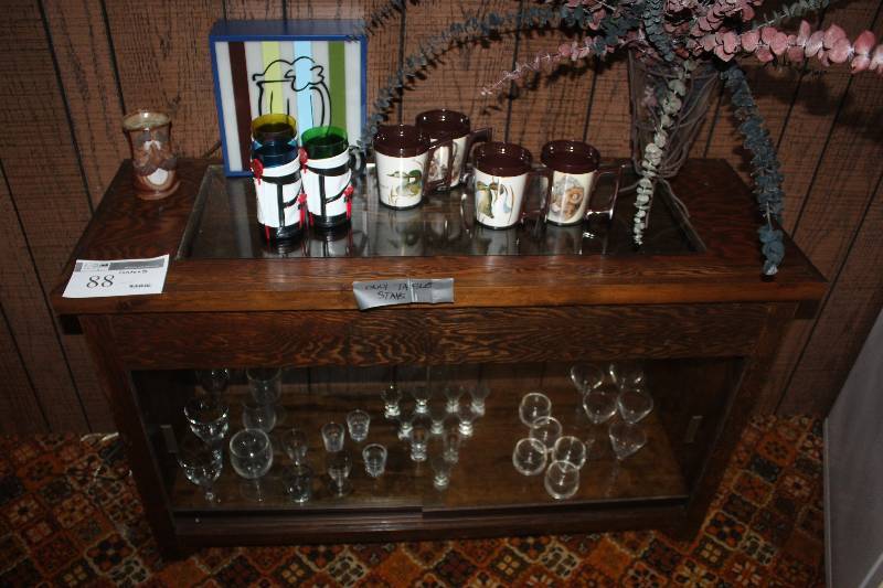 lot 88 image: Contents Glassware