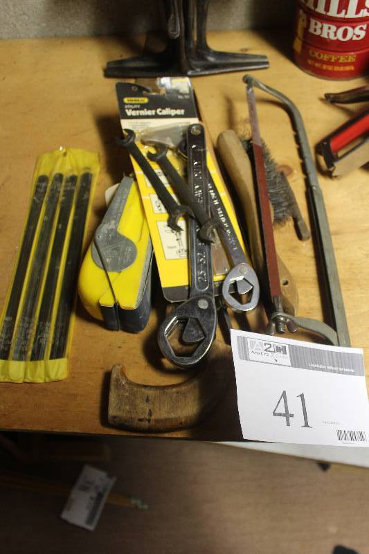 lot 41 image: Various Tools Including Hacksaw, Hacksaw Blades, Box-end Wrenches, Calipers