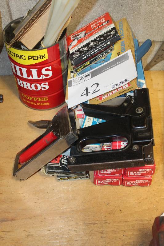 lot 42 image: Staple Gun Includes Staples
