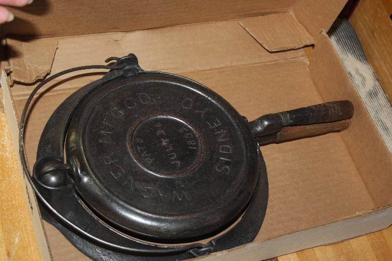 lot 120 image: Antique Waffle Maker