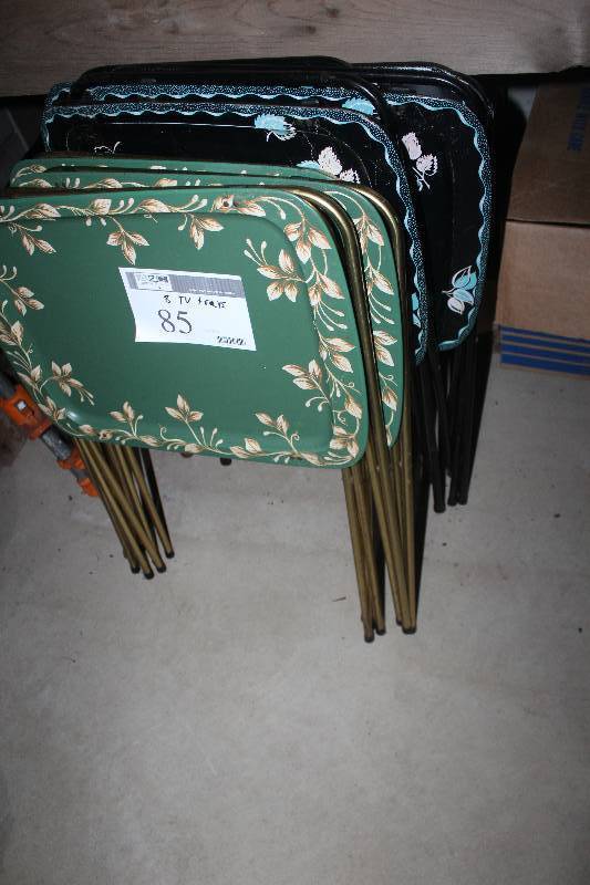 lot 85 image: Lot of (8) TV Trays