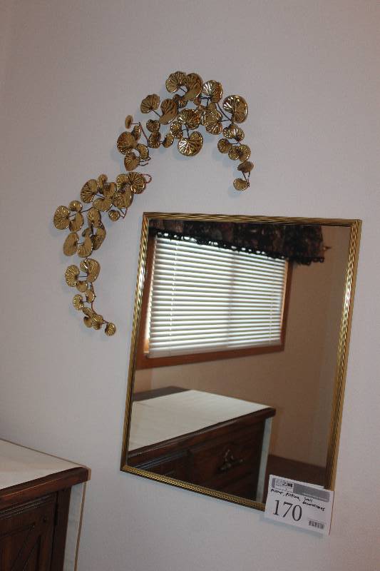 lot 170 image: Mirror, Wall Decorations