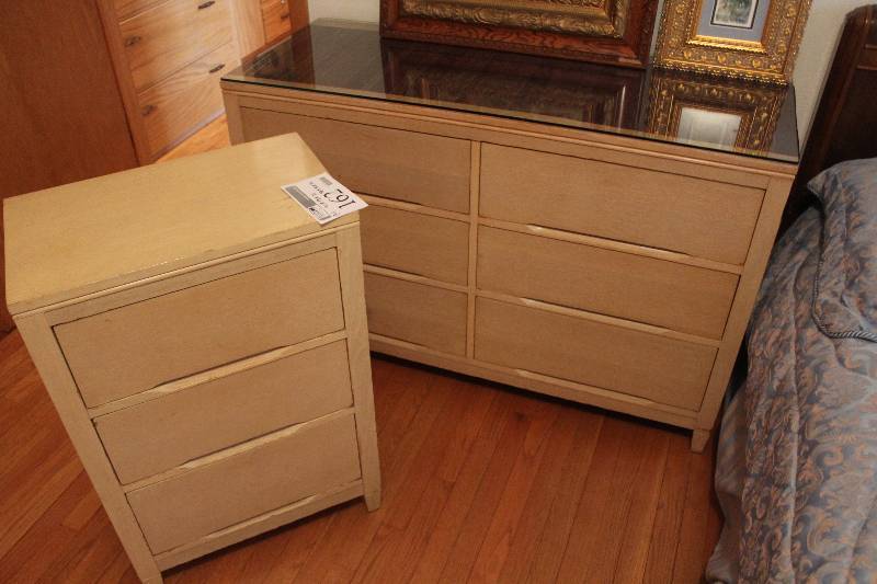 lot 162 image: Lot of (2) Chests