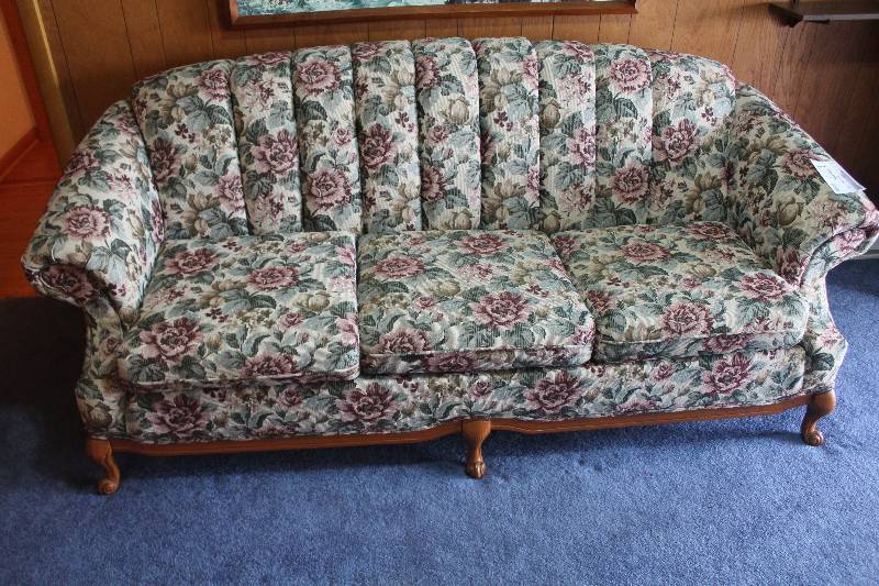 lot 177 image: Sofa