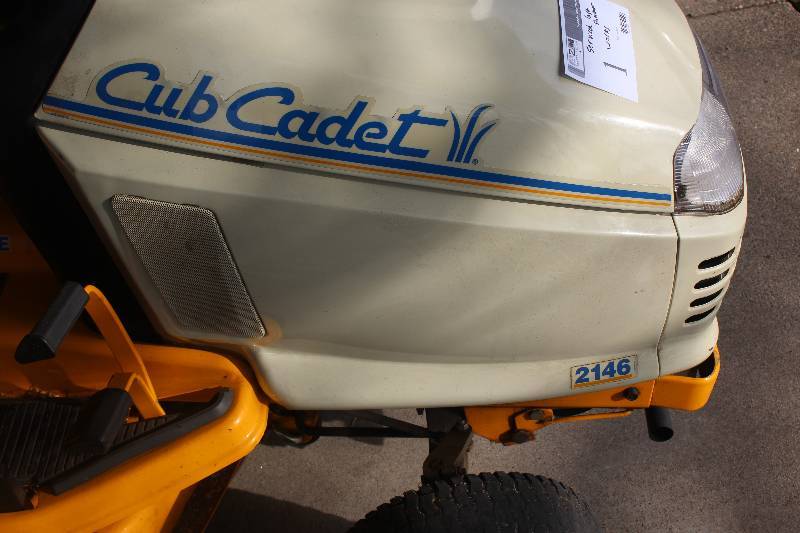 Cub Cadet 2146 Lawn Tractor Independence, WI Estate Sale KBID