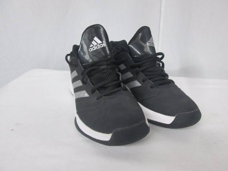 lot 67 image: Adidas Mens Isolation 2 Low-Cut Athletic Shoe