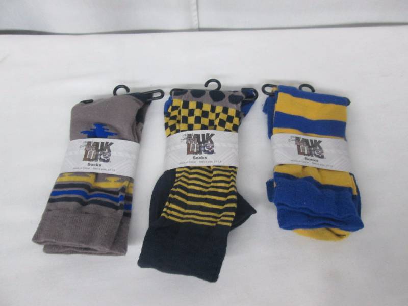 lot 75 image: Muk Luks Mens 3-pk. BlueGold Socks