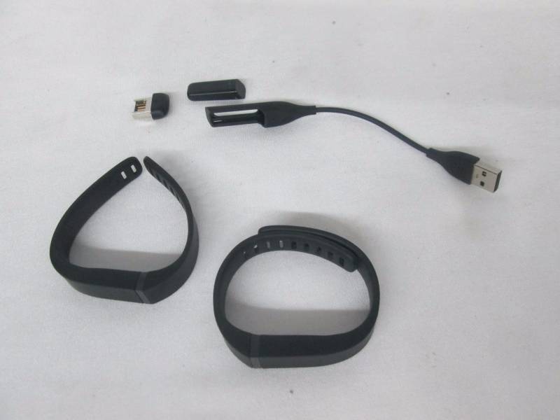 lot 28 image: Fitbit Flex Wireless Activity and Sleep Wristband