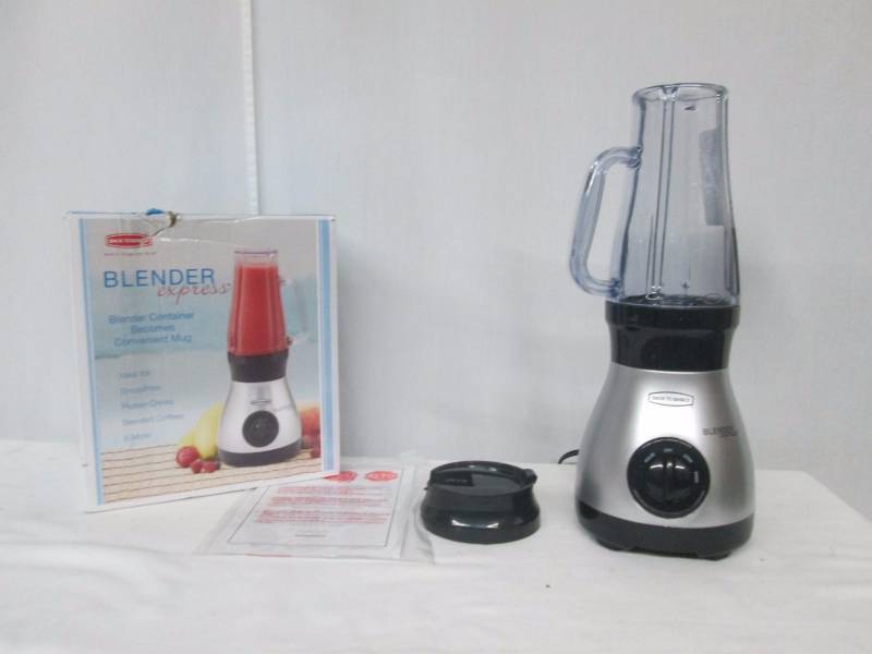 lot 36 image: West Bend Blender Express