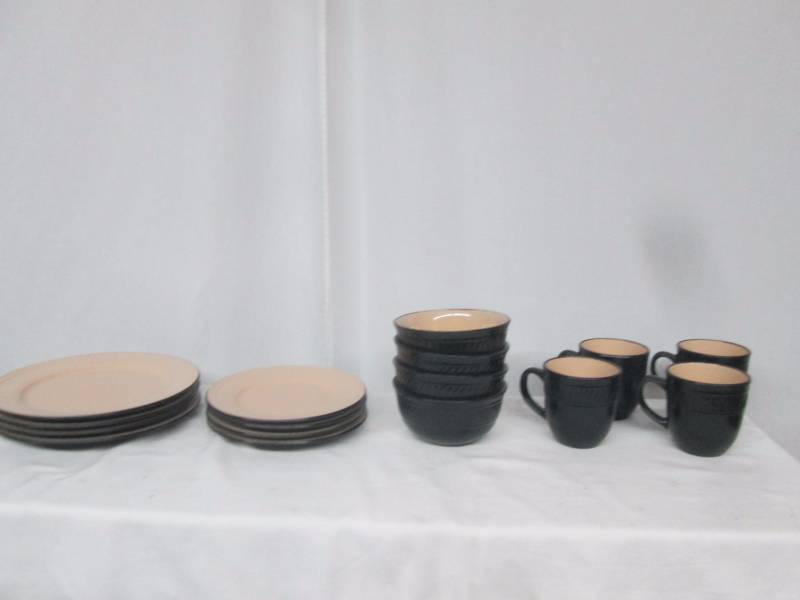 lot 48 image: Alcove 2-Tone Embossed 16-pc. Stoneware Dinnerware Set