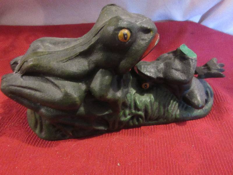 VINTAGE FROG COIN BANK