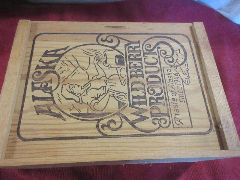 ALASKAN WOODEN WILD BERRY BOX