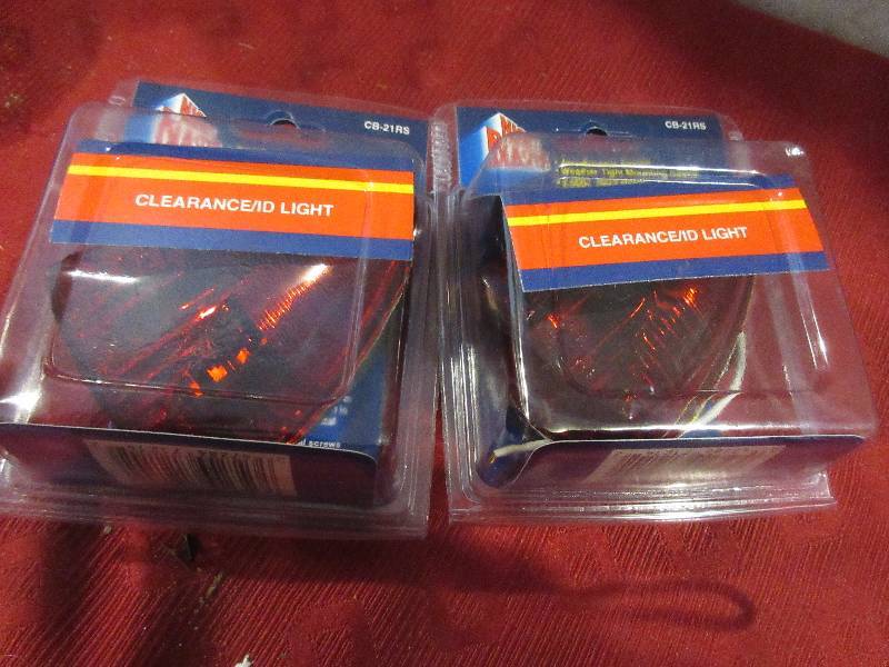 2 CLEARANCE LIGHTS
