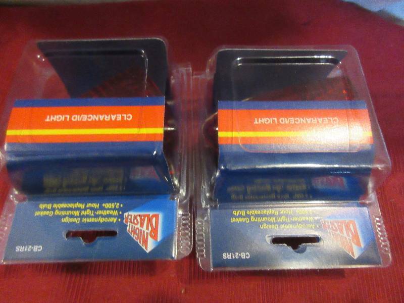 2 CLEARANCE LIGHTS