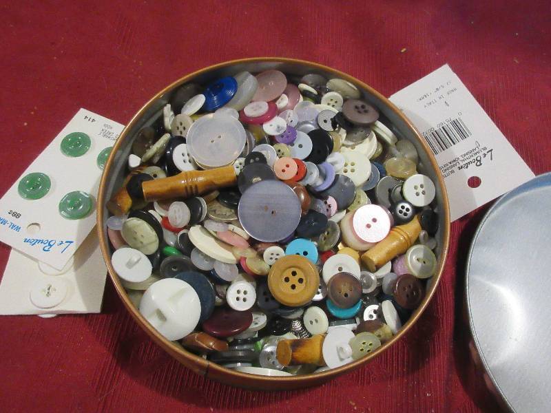 TIN OF BUTTONS