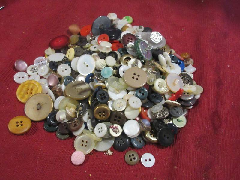 BUTTONS