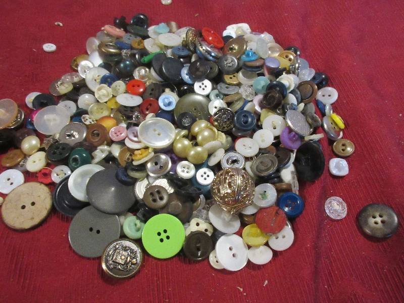 BUTTONS