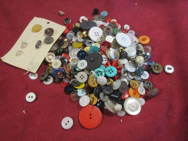 BUTTONS