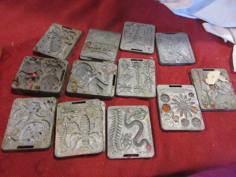 BOX OF ASSORTED MOLDS