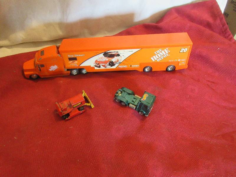 COLLEXCTIBLE TOYS