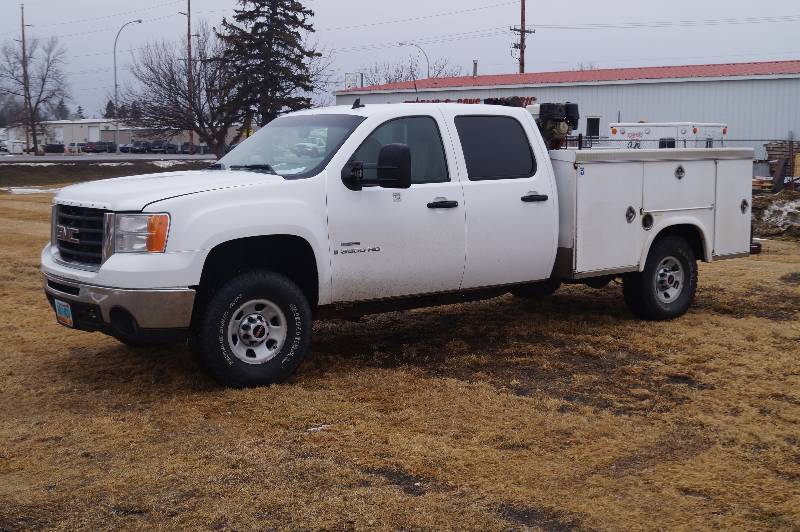 2008 GMC 3500HD 4 X 4 Crew Cab