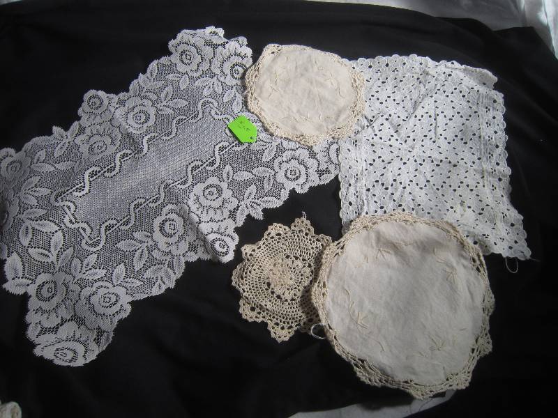 Lot of Vintage Linens