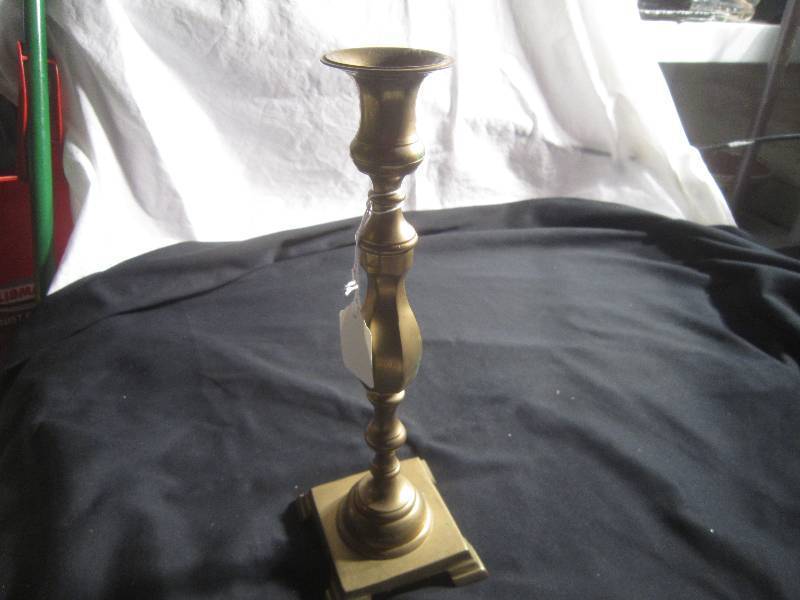 Single Brass Candeholder 12