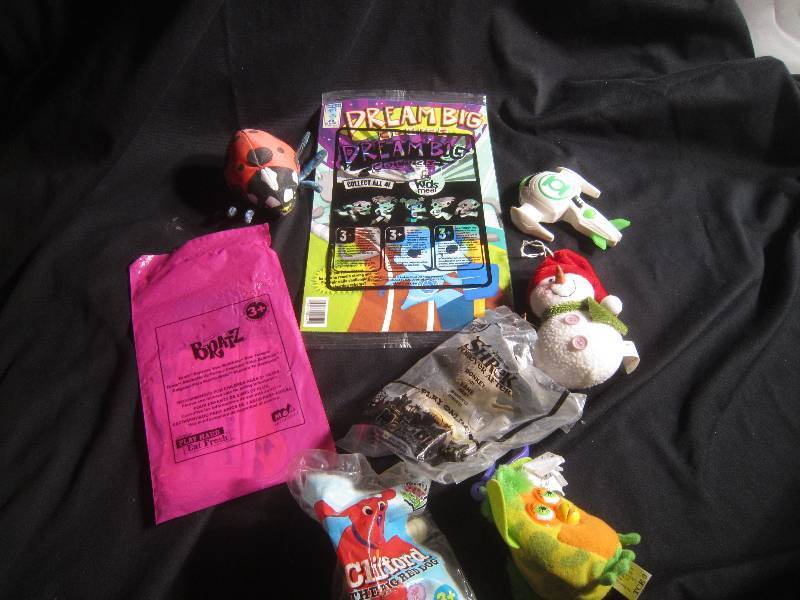LOT of Toys - Comic from Arbies, Brats, Mcdonalds Toys, Furby, Shrek, Clifford