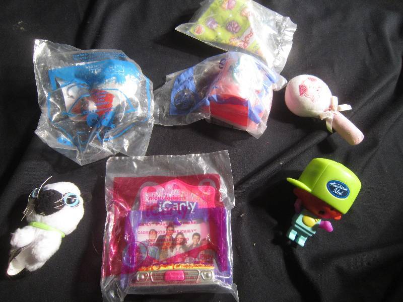 Lot of Toys - Mcdonalds, The Cat, American Ideal, ICarly, Rattle, Rio New World Ice Age, Little Pet Shop, Micropet