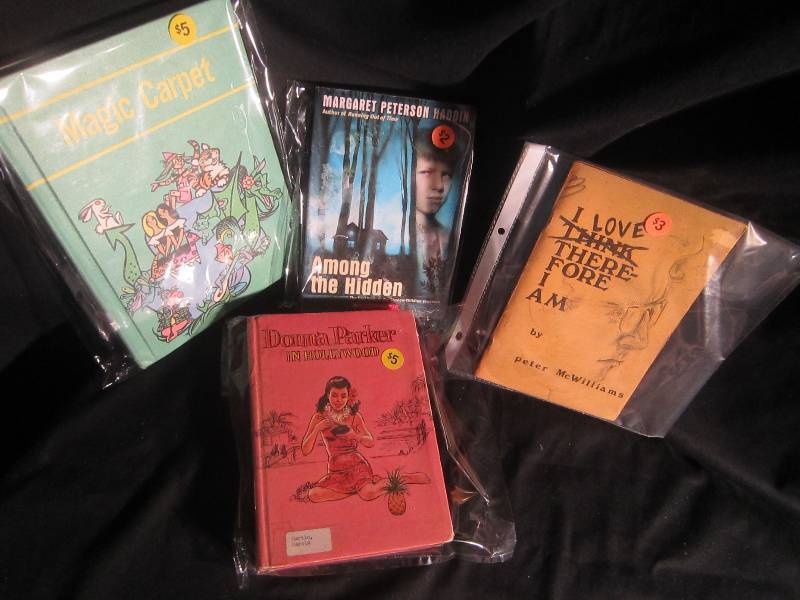 LOT - Misc Collectible Books