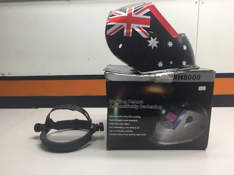 AUTO DARKENING WELDING HELMET