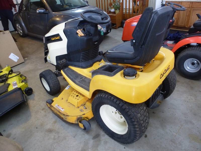 Cub Cadet Lawn Tractor GT2100