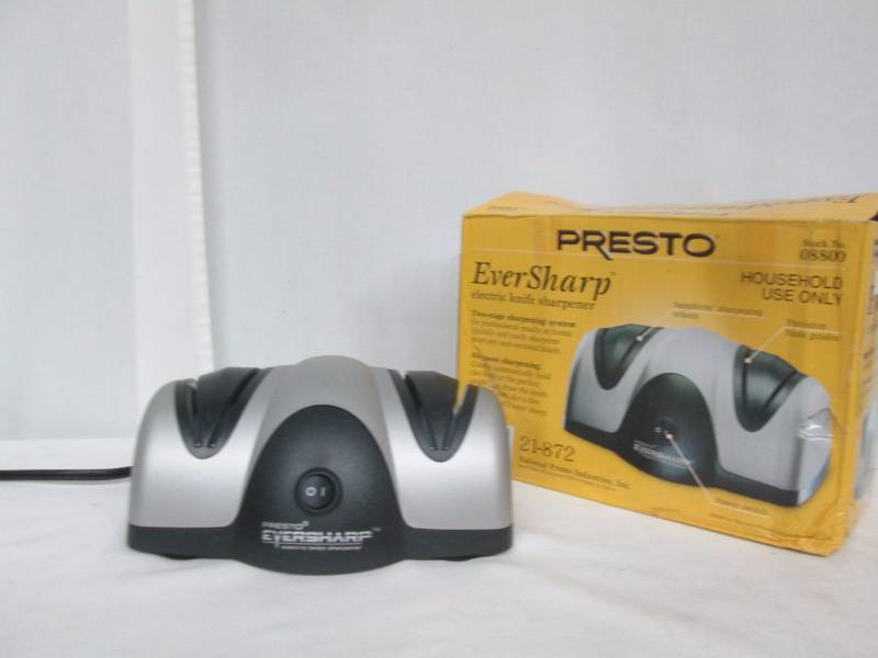 lot 72 image: Presto Eversharp 2-Stage Electric Knife Sharpener