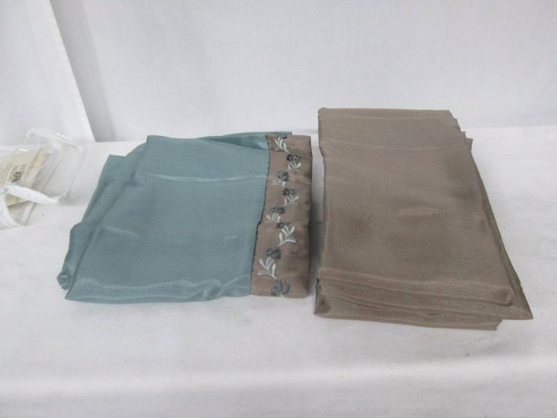 lot 70 image: McLeland Design Bolero 5-pc. 84 x 84 Window Set