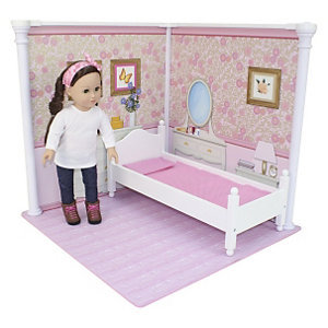 lot 67 image: 2-in-1 Reversible Play Scene for 18 Dolls