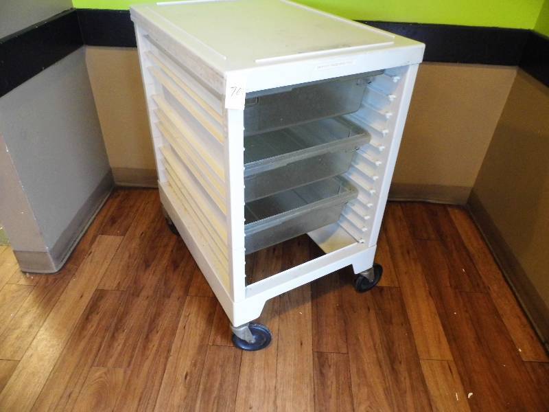 Rummbermaid Max 7313 Cart w Bins