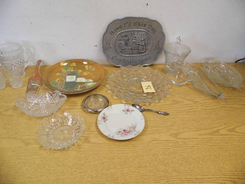 lot 29 image: Dishes