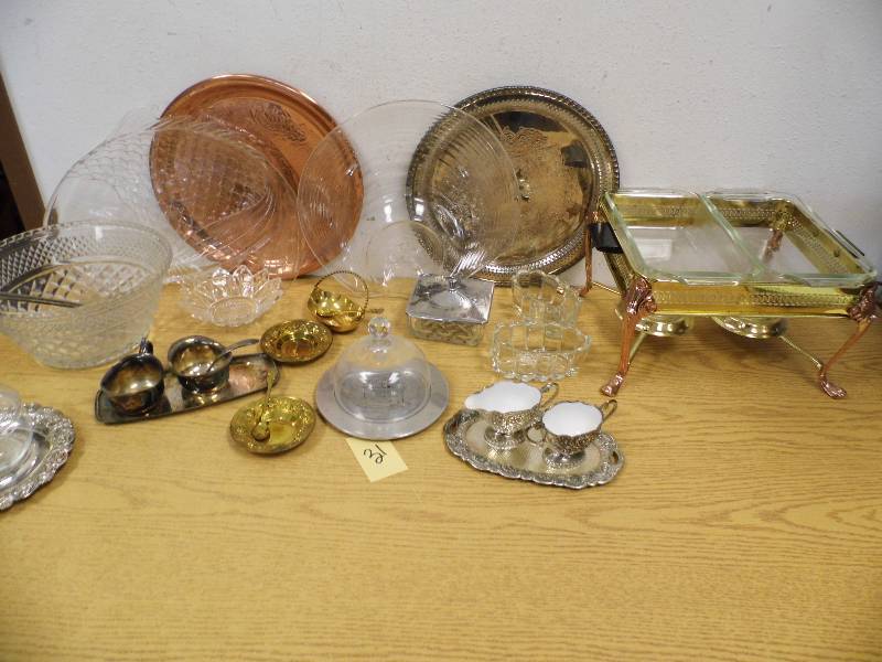 lot 31 image: Chaffing Dish w Dishes