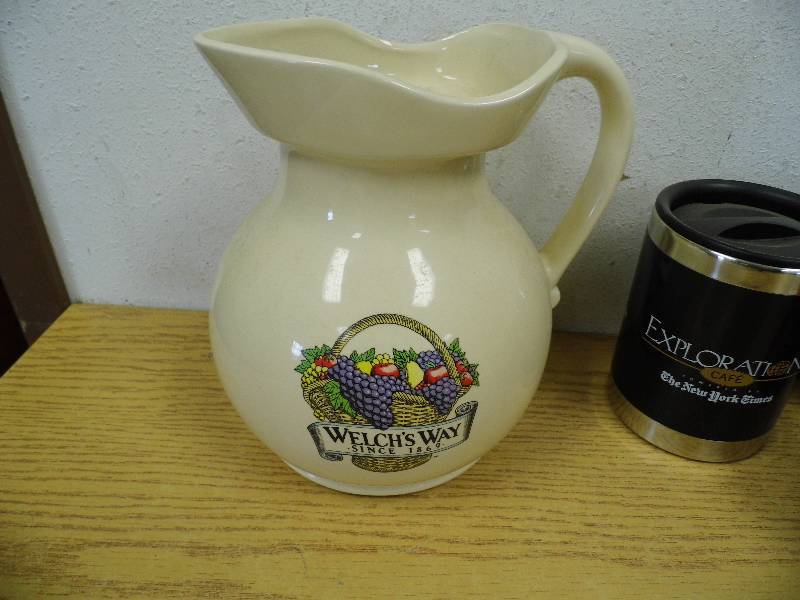 lot 37 image: Welchs Pitcher & Dishes