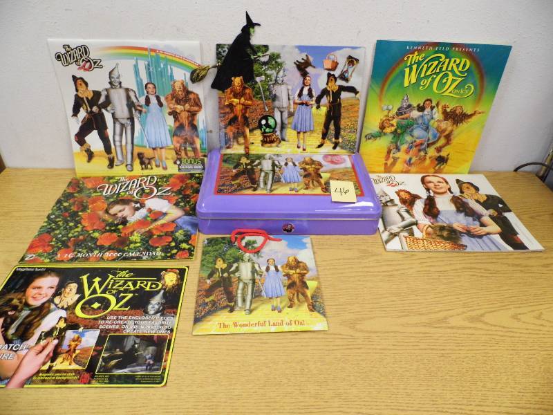 lot 46 image: Wizard Of Oz Tin