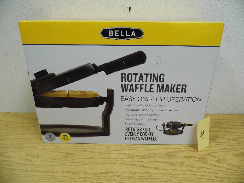 lot 4 image: New Bella Waffle Maker