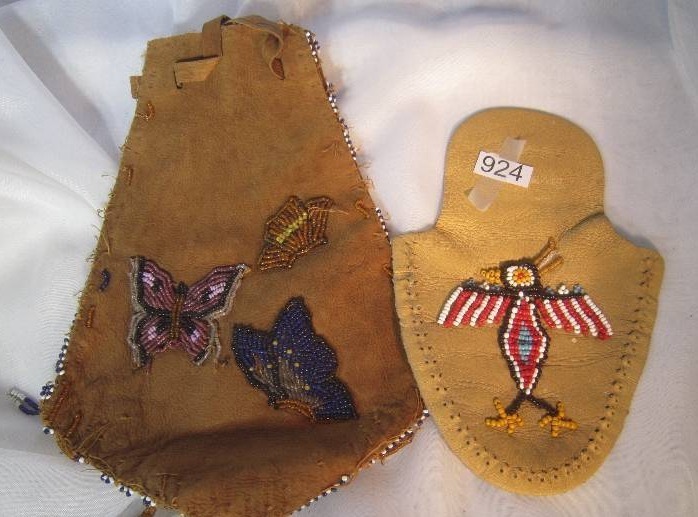 lot 924 image: Beaded Indian Puch Parts - Old