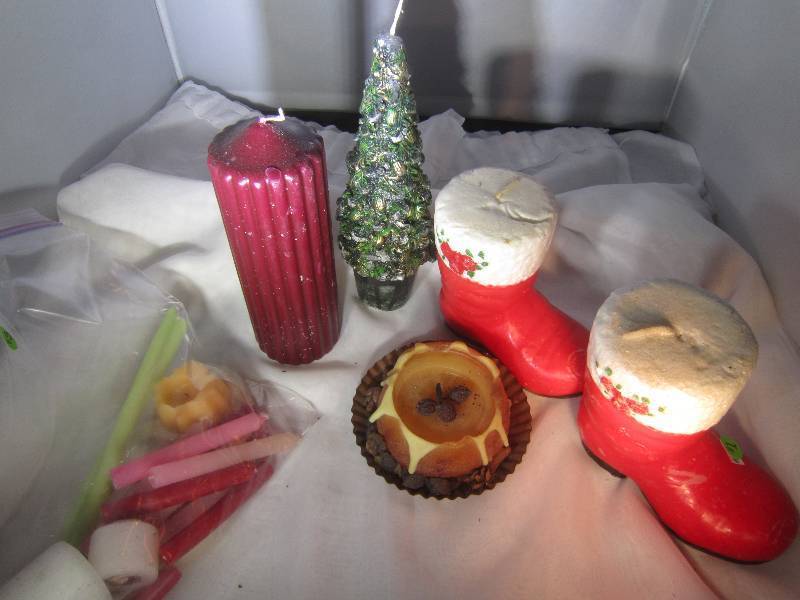 lot 945 image: LOT - Candles Mostly New