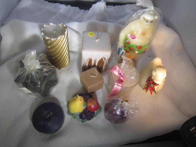 lot 946 image: LOT - Candlewax and New Candles - Great for Melting Down and Making New Candles